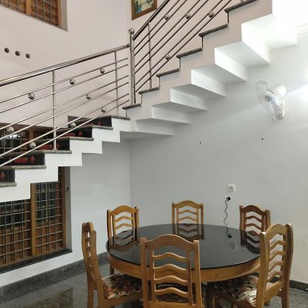 Joby Homestay Kadamakudy Kochi Exteriör bild